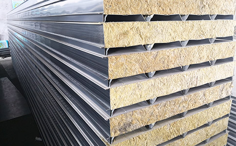 彩鋼巖棉夾芯板建筑應用優(yōu)點多！